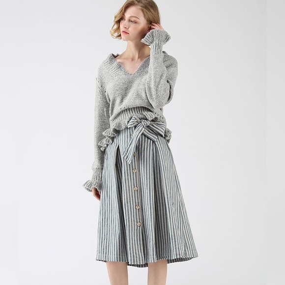 ChicWish |Gray Knit V Neck Sweater w/Cuff Wrists & Frill Sz L - Picture 8 of 12